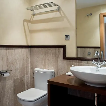Апартаменты Urbanchicmalaga 3-bedroom Sea Mountain Views, Pool, Parking